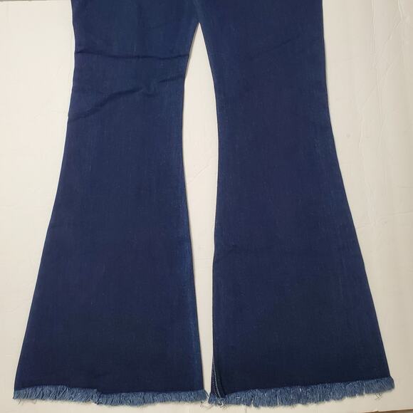 KanCan Sian High Rise Flare Jeans Dark Wash Size 11/29 Frayed Hem Bell Bottoms - Picture 11 of 14